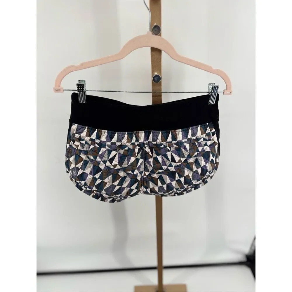 Lululemon Hot Cheeks Shorts Hot Stained Glass Love Black Womens Size 4